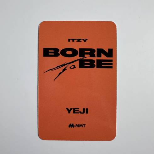 ITZY MMT BORN TO BE イェジ トレカ 直筆サイン 2/4 ITZY MMT BORN TO BE イェジ トレカ 直筆サイン 2/4 - メルカリ